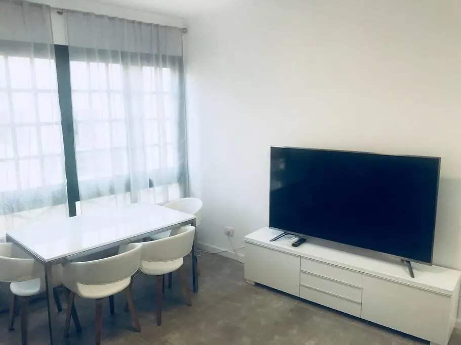Modern Renovated 2 Bdrm - Las Canteras Las Palmas de Gran Canaria Apartment